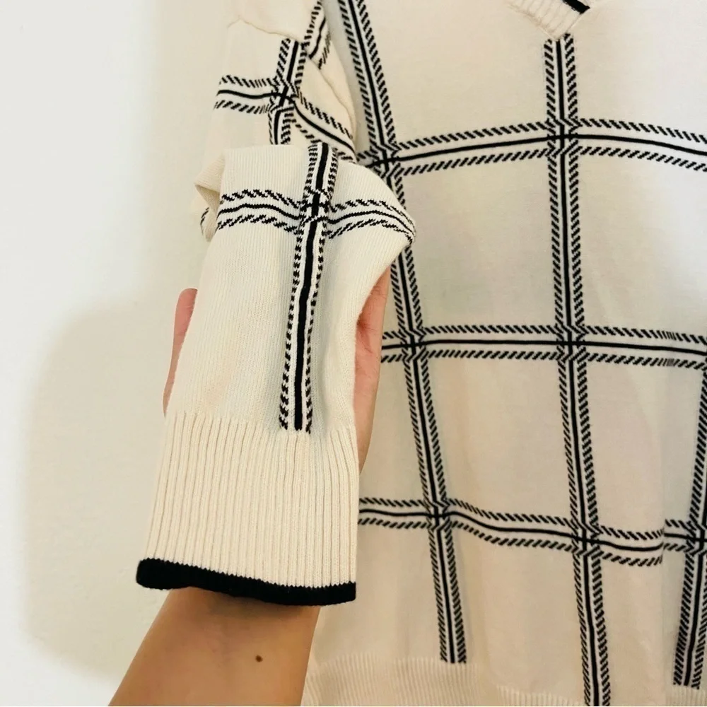 Christopher & Banks Windowpane Grid V-Neck Long Sleeve Sweater L Black/White